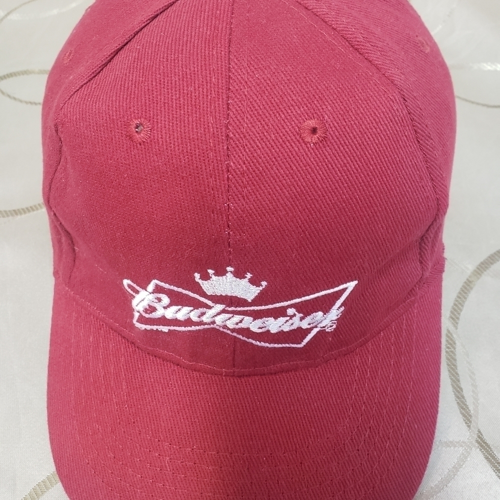 Budweiser fitted baseball cap. No stains great condition. Lots of life left.